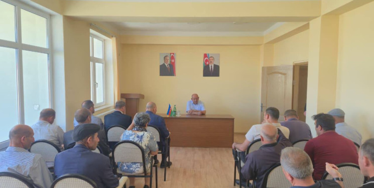 26.05.2026-cı il tarixdə Şuşa Rayon İcra Hakimiyyətinin başçısı cənab Bayram Səfərov sakinlərlə növbəti səyyar qəbulunu Kürdəmir rayonu ərazisində salınmış 564 ailəlik məcburi köçkün qəsəbəsində keçirmişdir